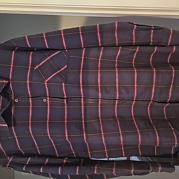 La Miel, 2 tone button-down plaid long sleeve; blue/ navy/ red; size large - Picture 10 of 10